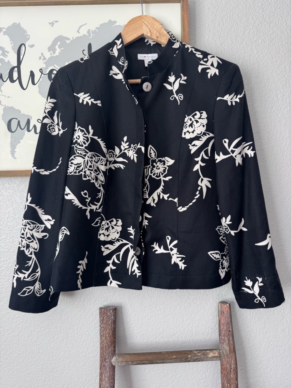 CHARTER CLUB 100% silk floral jacket size 6 black & white